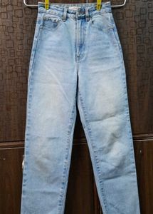 Hey!👋 I&#39;m Selling a High Waist Blue Color Jeans.