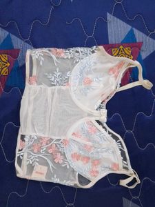 URBANIC Floral Lace Bra