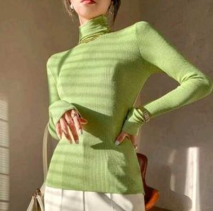 💚 Green Turtleneck Long Sleeve Top