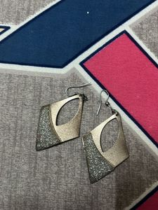2 Set Of  Earring