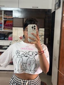 Lion King Graphic Crop Tee