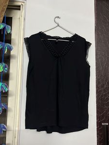 Black Sleeveless Top