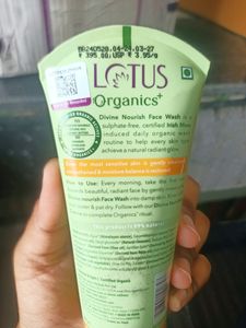 Lotus Organics ✨ Divine Nourish Facewash