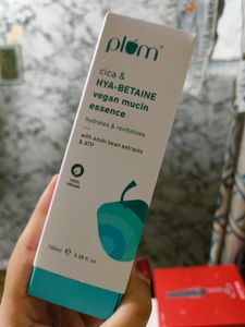 Cica &amp; Hya-betaine Vegan Mucin Essence