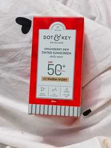 Dot &amp; Key Strawberry Sunscreen
