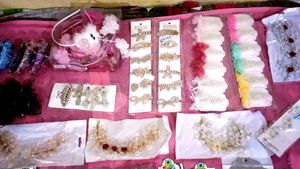 Wholesale Women Accessories From the Shop
