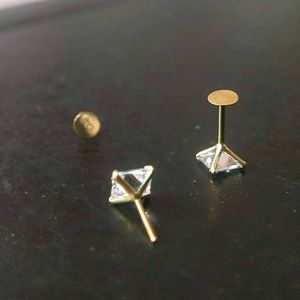22C Pure Gold Square Dimond Stud Earrings