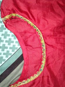 Red &amp; Gold Embellished Kurta