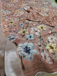 Nice Flower 🌺 Print Saree With Blouse