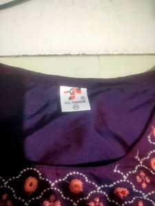 Women Embroidered Kurta (Purple 💜)