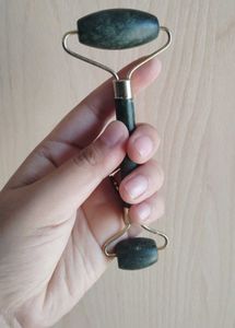 FACE ROLLER AND MASSAGER ❤️