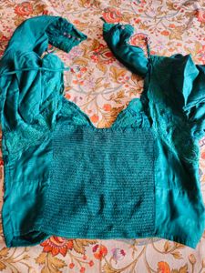 Cropped Ballon Sleeves Top