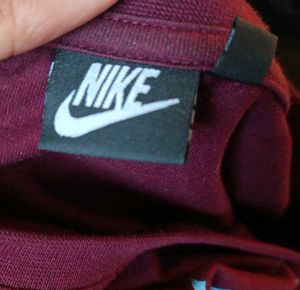 Nike Graphic Tee
