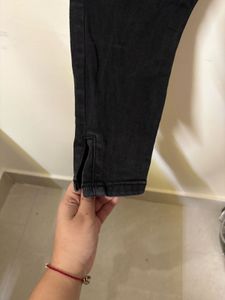 Westside Nuon - Stylish Black Denim Jeans