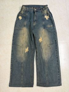 Distressed Wide Leg Jeans ( waist 28,30)
