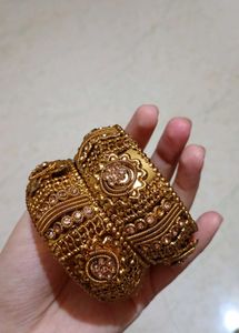 Elegant Gold-Tone Bangle Set