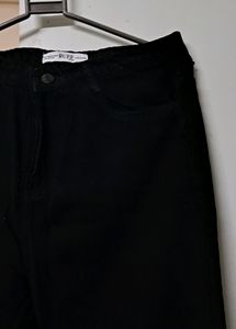 WIDE LEG  DENIMS BLACK.(PRICE.DROP!)
