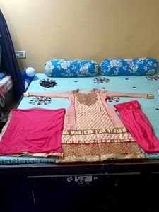 I'm Selling Readymade Suit Set