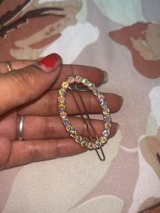 One Gold Pleated Chain And Earing