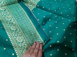 Beautiful Silk Saree With Blouse Piece