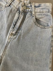 Urbanic Baggy Jeans🤍🤍(LAST PRICE🏃‍♀️)