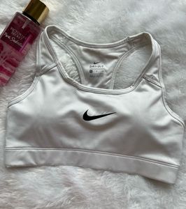 Nike Sports Bra ( Like New) Padded