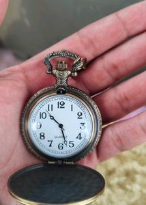 Vintage Style Pocket Watch Keychain