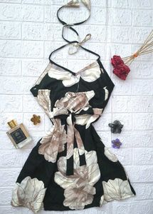 Halter Neck Pinteresty Dress🖤