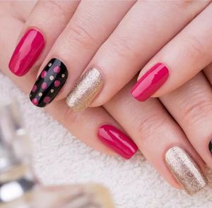 Comb Elle 18 Nail Polish