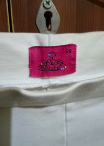 Stylish White Leggings with Stripe