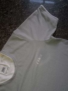 {{ T-shirt -M }}Size Grey Coloured