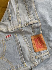 Levi&#39;s Jeans girls 8-10yrs(stretchy)
