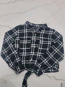 Checkered Black crop shirt