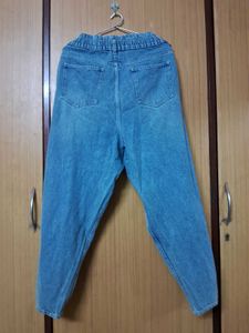 SLOUCHY FIT BLUE DENIM JEANS