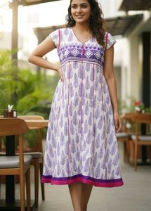 Chic White Printed Dress 👗