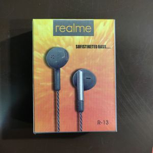 REALME BRAND NEW EARPHONES