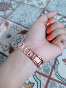 Women&#39;s Rosegold Watch ⌚