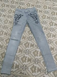 Grey Body Fit Jeans