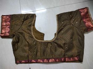 Offer 💥Silk Saree With Aari Blouse