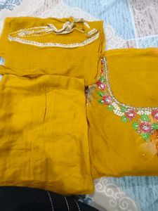 Floral Embroidered Salwar Kameez Suit