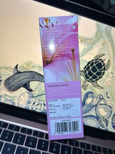 Aqualogica Dewy Floral Kiss Mist