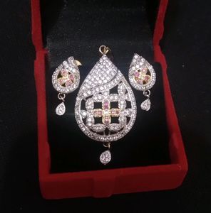 New A.d. Stone Pendal Set