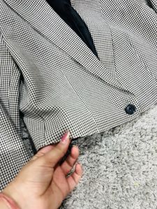 Comfortable And Soft Houndstooth Cropped Blazer