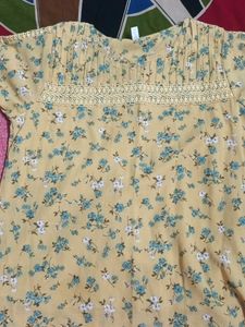 4 Girls TOP