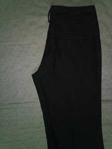 Women&#39;s Black Falred Trouser