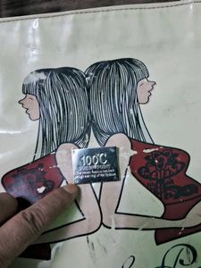 Hand bag 5.00⭐ Rating
