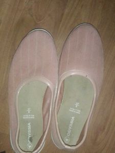 Pink Lined Shoes For 8 To 10 Year Girls