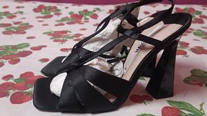Zara Women’s Wedge Black Heel