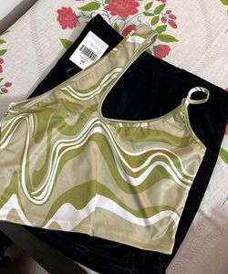 Wave Print Asymmetrical Crop Top