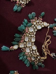 Elegant Kundan Necklace Set